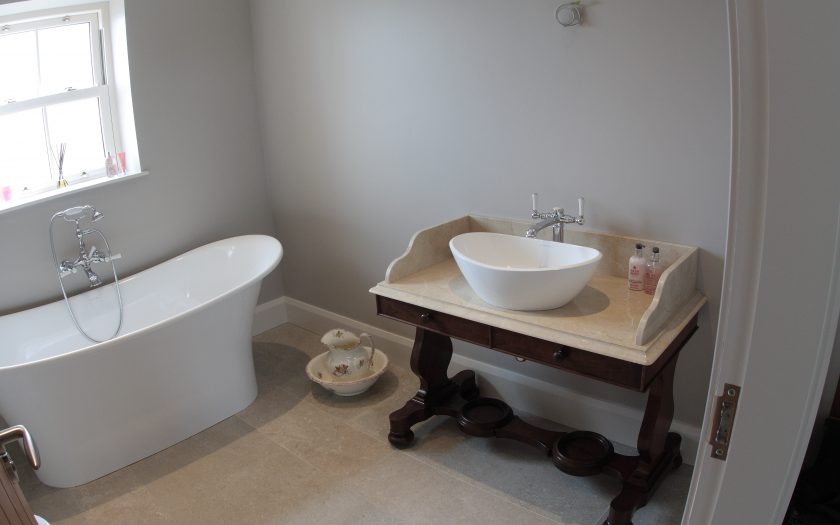 frazer bespoke ensuite sink and bath